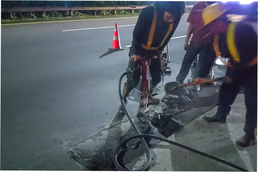 Insiden Ban Pecah Massal di Tol Jagorawi: Penyebab dan Tindakan Jasa Marga
